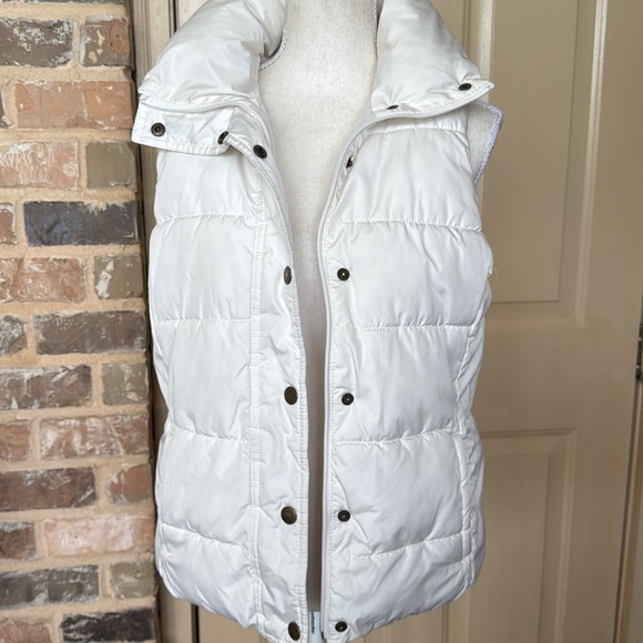 Old Navy Sea Salt White Frost Free Puffer Vest Fleece Lined Full Zip Snap Front - Picture 6 of 12